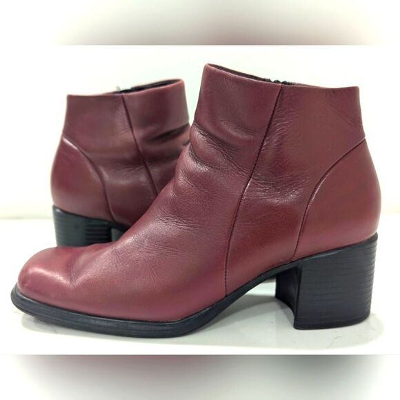 White Mountain ankle Boots VTG Burgundy wine red Leather Chelsea Fairchild  sz 7 - Picture 1 of 13